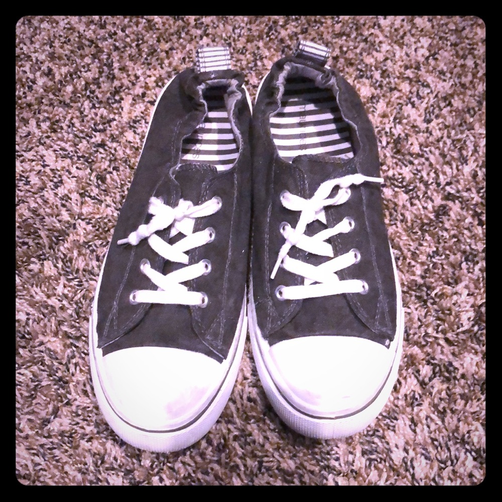 Maurices slip on tennis shoes